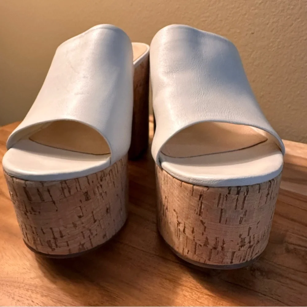 NWT Schutz Dalle Cutout Nubuck Sandal in Pearl, 10